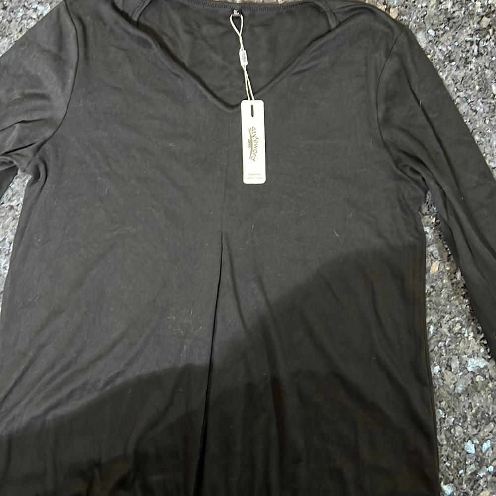 Styleword long sleeve, pleated shirt. Black in color. Size XL